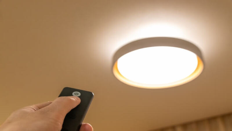 リモコンでシーリングライトを付けた様子