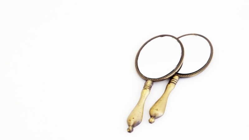 アンティークの鏡が2つ