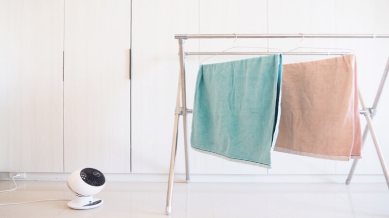 サーキュレーターと物干し竿